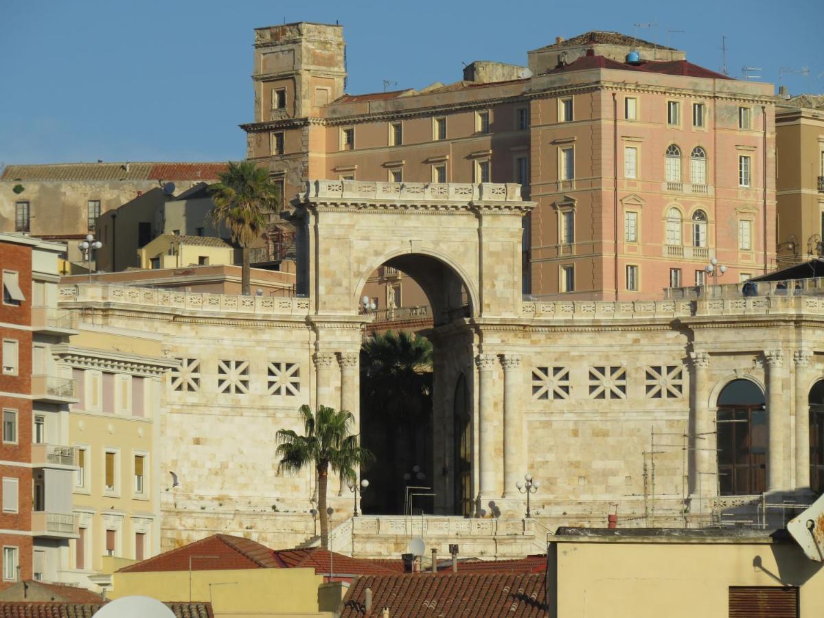 Luna Rossa Rooms Cagliari Ngoại thất bức ảnh
