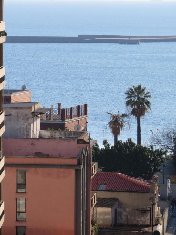 Luna Rossa Rooms Cagliari Ngoại thất bức ảnh