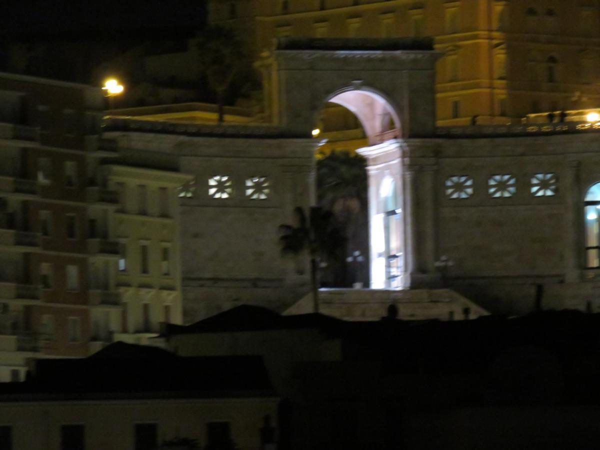 Luna Rossa Rooms Cagliari Ngoại thất bức ảnh