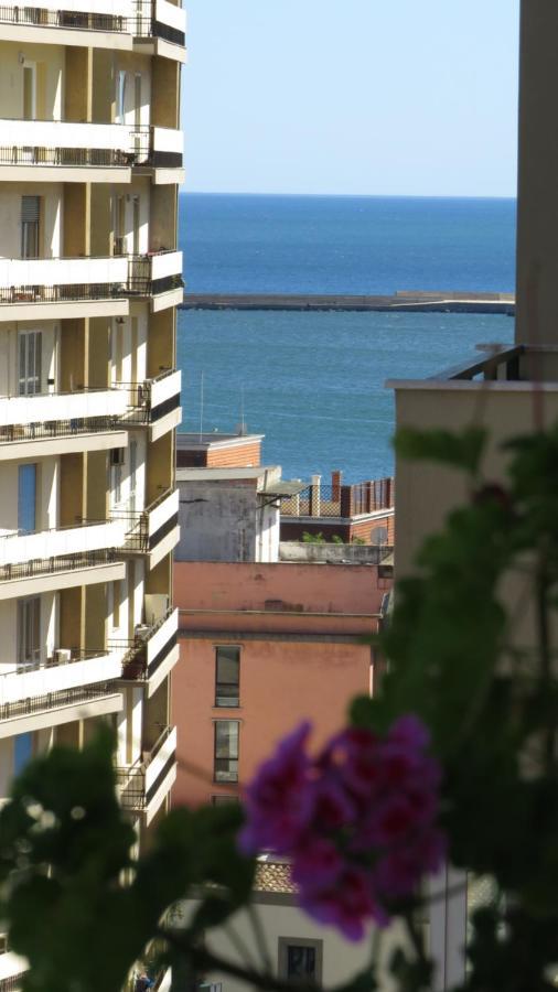 Luna Rossa Rooms Cagliari Ngoại thất bức ảnh