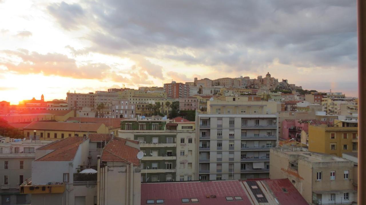 Luna Rossa Rooms Cagliari Ngoại thất bức ảnh