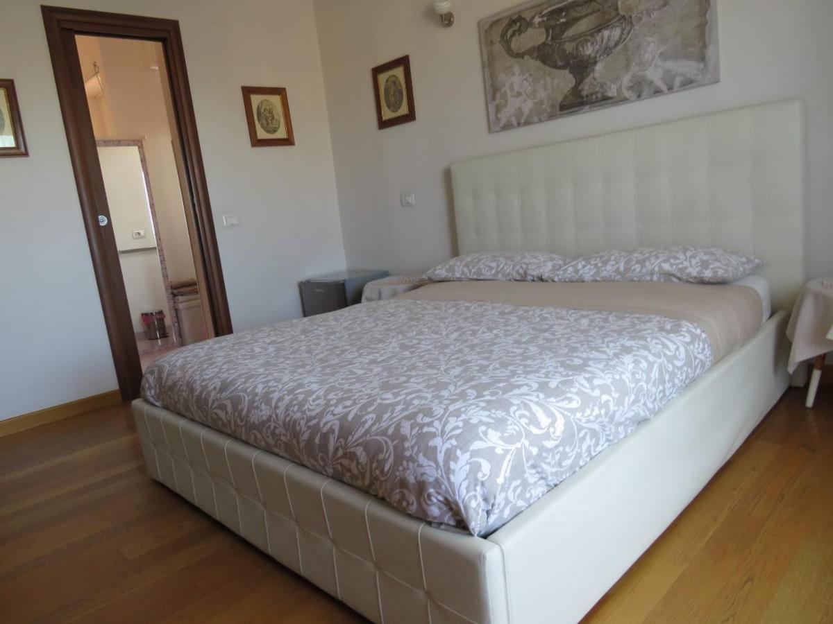 Luna Rossa Rooms Cagliari Ngoại thất bức ảnh